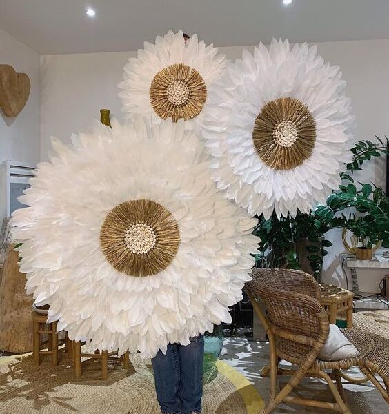 round white leaves objects